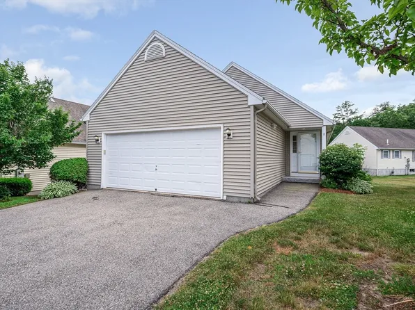 24 Royal Ave, Dracut, MA 01826