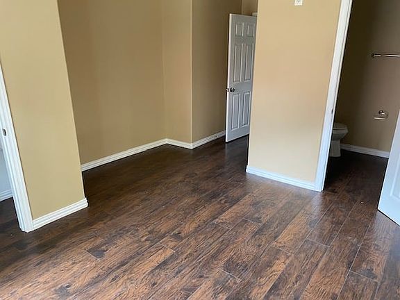 3rd image of 403 E Drew St