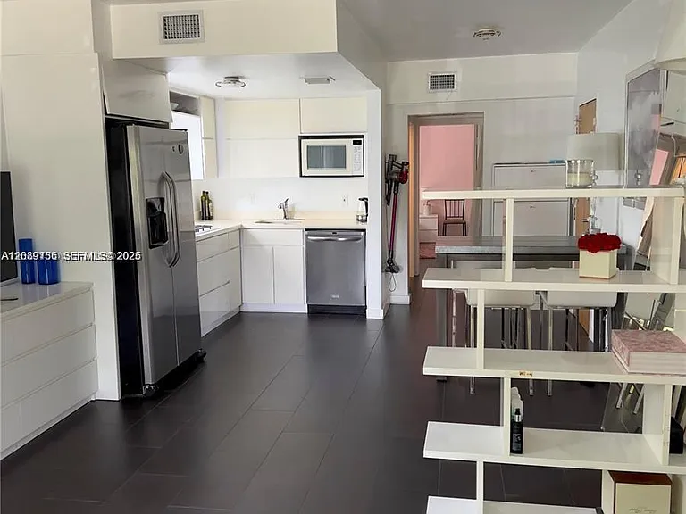 920 Euclid Ave #1 — Photo 2