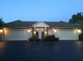 1010 Hilltop Ln, Toledo, OH 43615