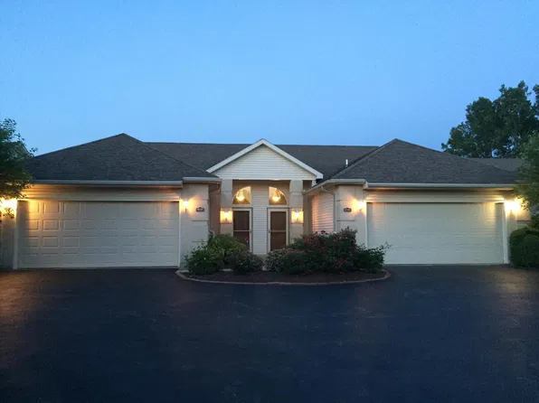 1010 Hilltop Ln, Toledo, OH 43615