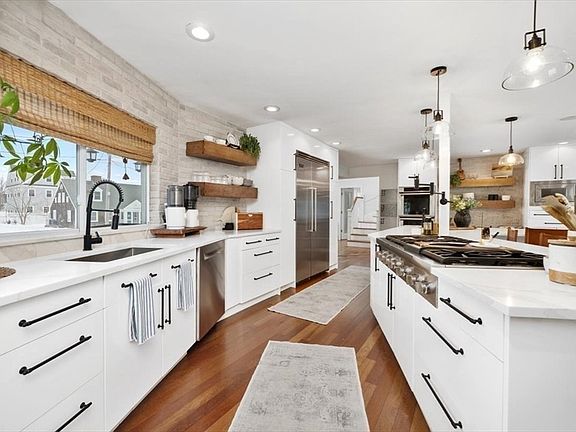 5th image of 11 Brookline Rd