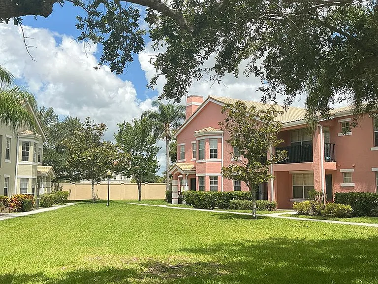 168 SW Peacock Blvd #35-103 — Photo 11