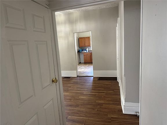 5th image of 1732 Middle St