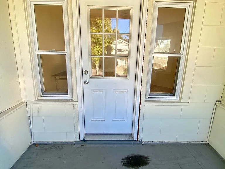 150 N Midler Ave #2 — Photo 3