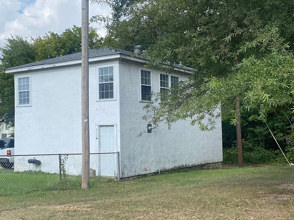 1st image of 810 1/2 W Wood St