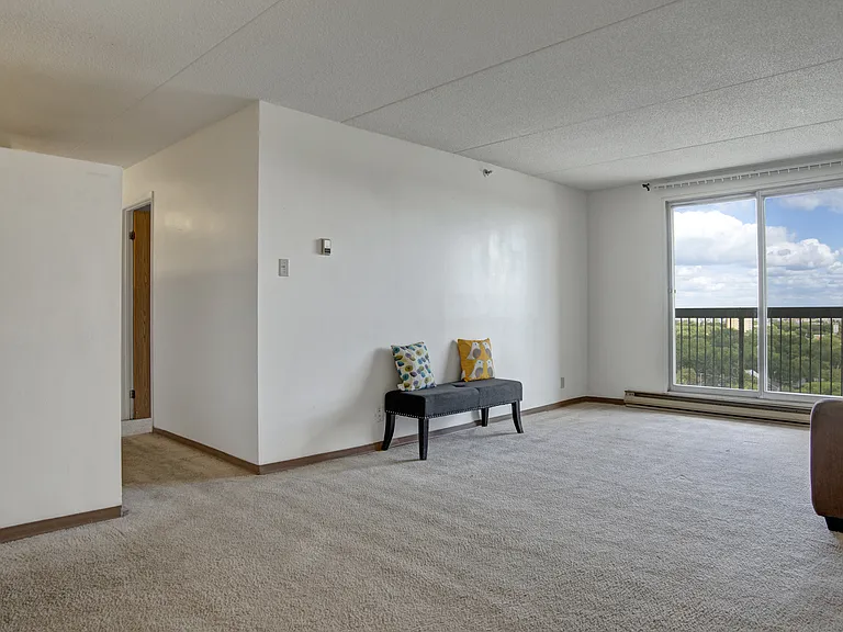 2131 Broad St — Photo 11