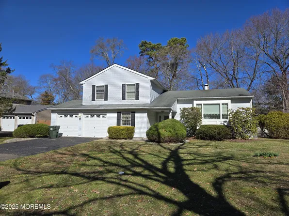 13 Cobblestone Court, Howell, NJ 07731