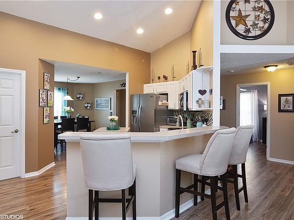 5th image of 1161 SE Clifton Ln