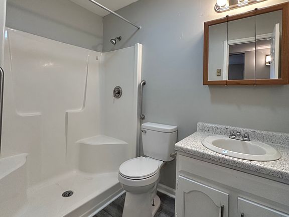 2nd image of 930 E Ellis St #159