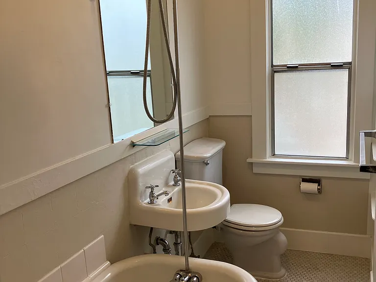 437 Euclid Ave #4 — Photo 9