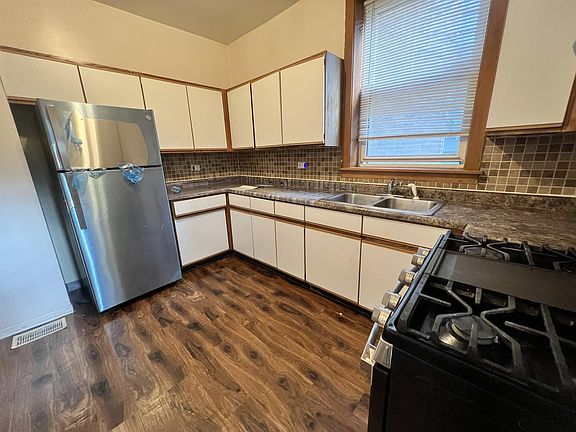 4th image of 4740 N Rockwell St #1