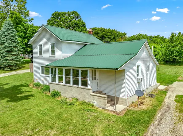 2160 Lilac Rd, Hillsdale, MI 49242