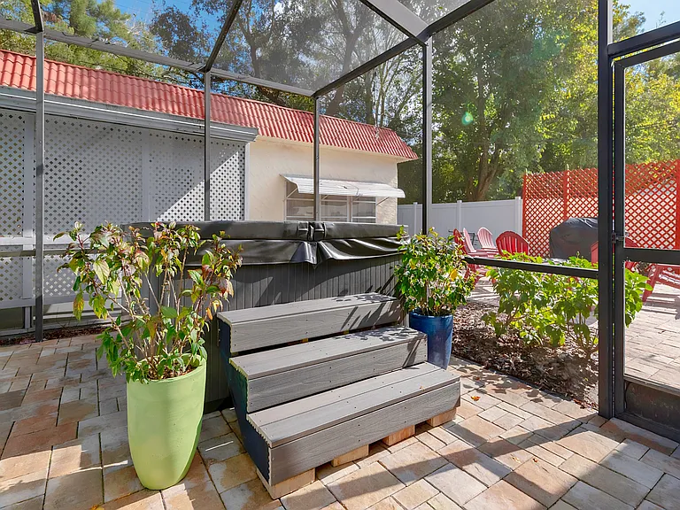 Hot Tub | Grill Area