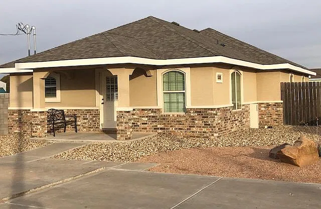 2 bed, 1050 sqft, $1,500 — Photo 4