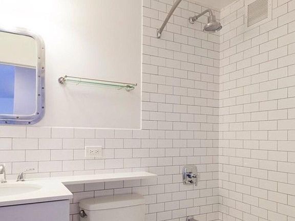 5th image of 330 E 39th St #25