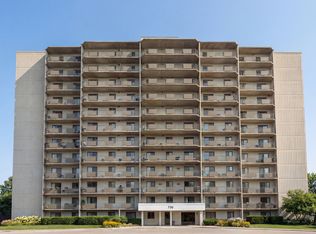 730 Wonderland Rd N #204, London, ON N6H 4Y9