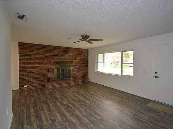 3rd image of 2235 SE 1st St