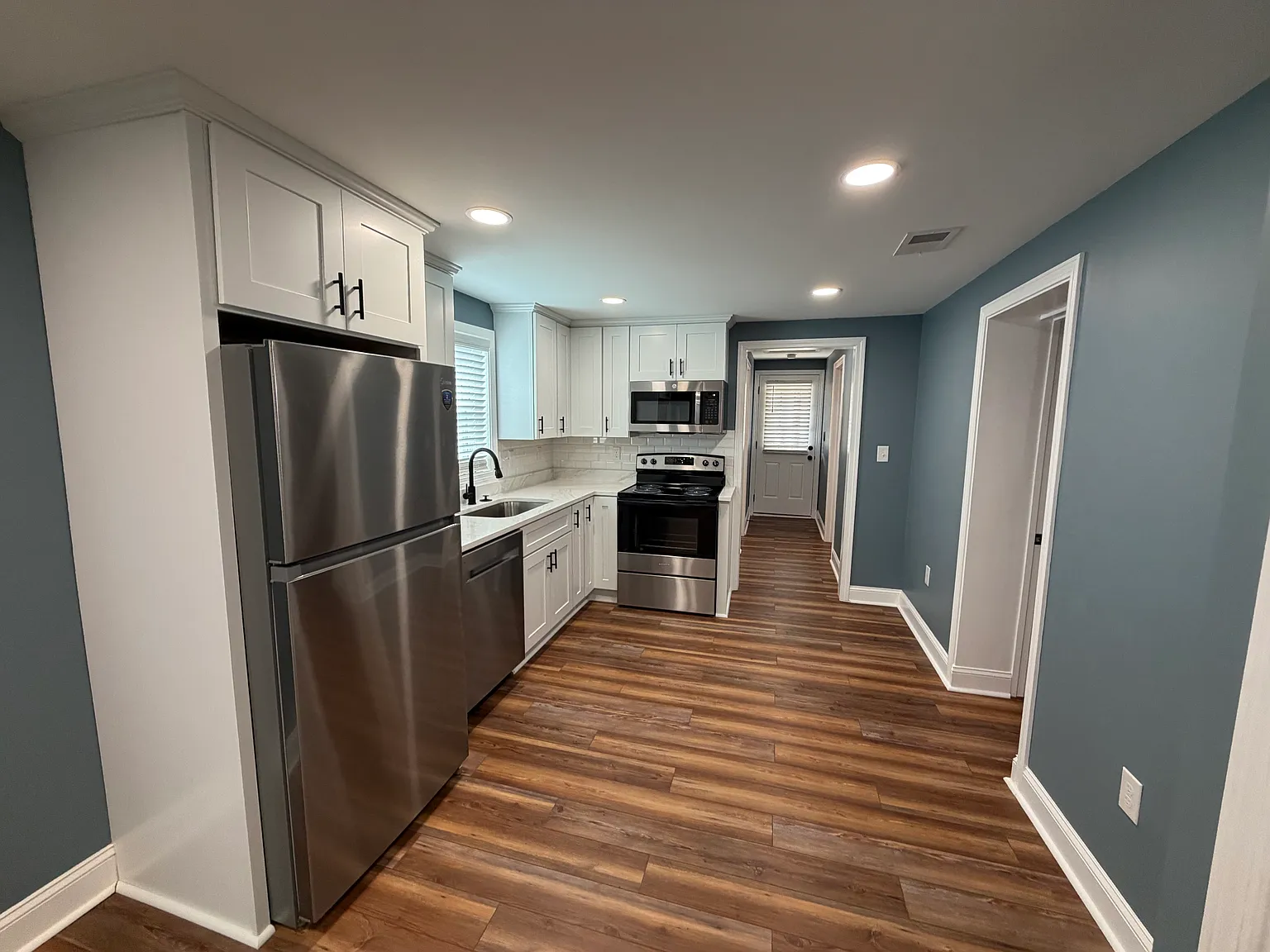 3 bed, 768 sqft, $1,750 — Photo 4