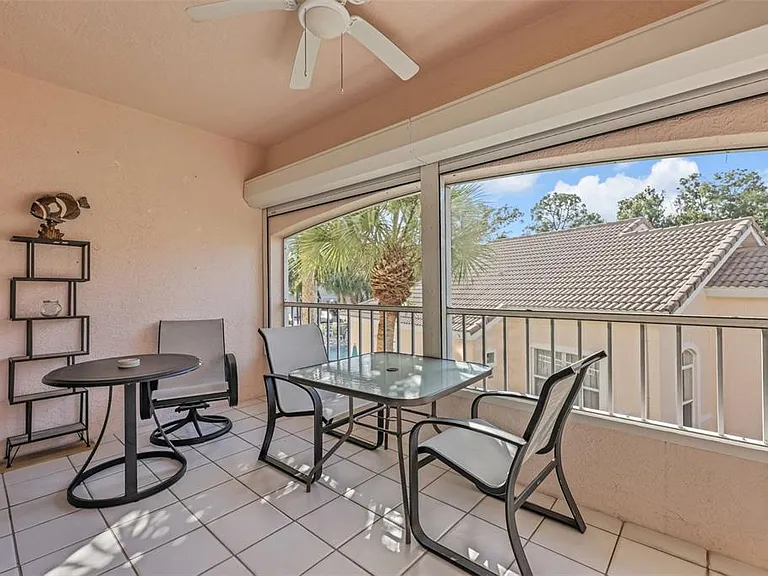1044 Woodshire Ln #B211 — Photo 7