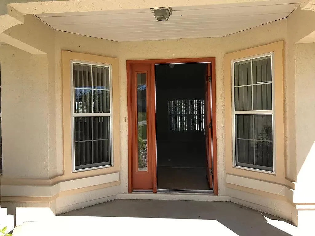 8513 SW 136th Loop — Photo 2