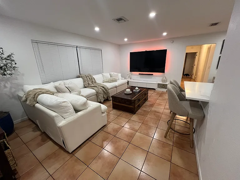 3021 Albatross Rd #1 — Photo 5