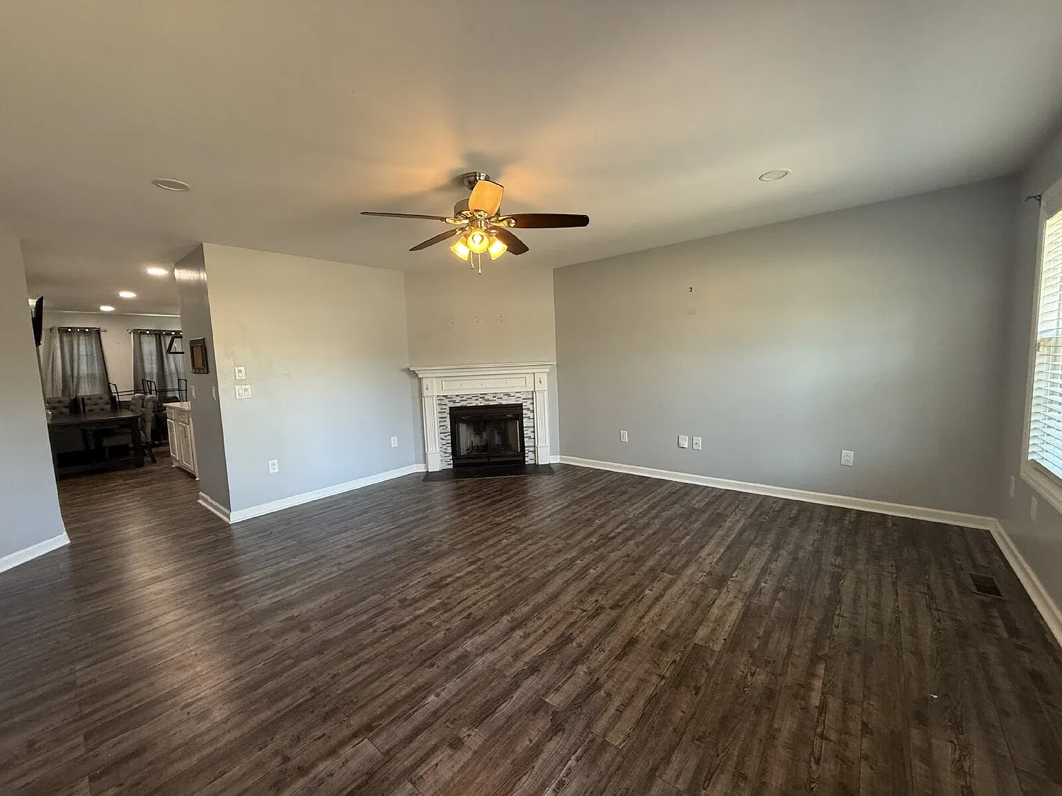 3 bed, 3.0 bath, 1792 sqft, $2,350 — Photo 4