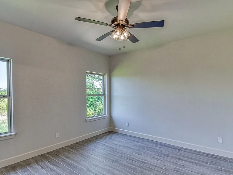 8101 Solare Pl — Photo 15