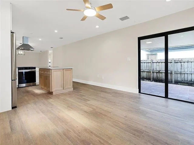 391 NW 58th Ave — Photo 10