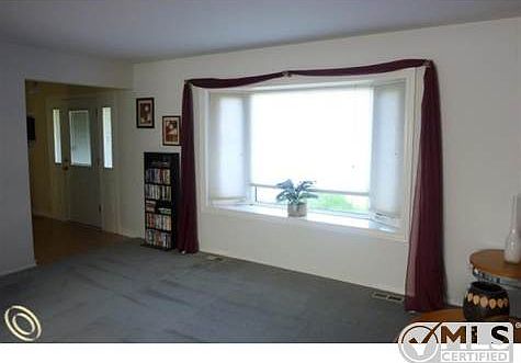 5th image of 44001 Harsdale Dr