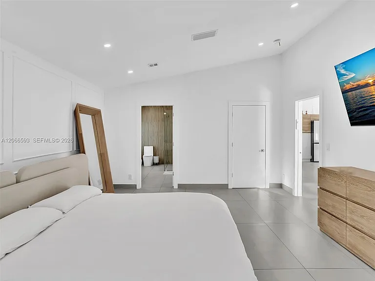 4807 SW 34th Ave — Photo 13