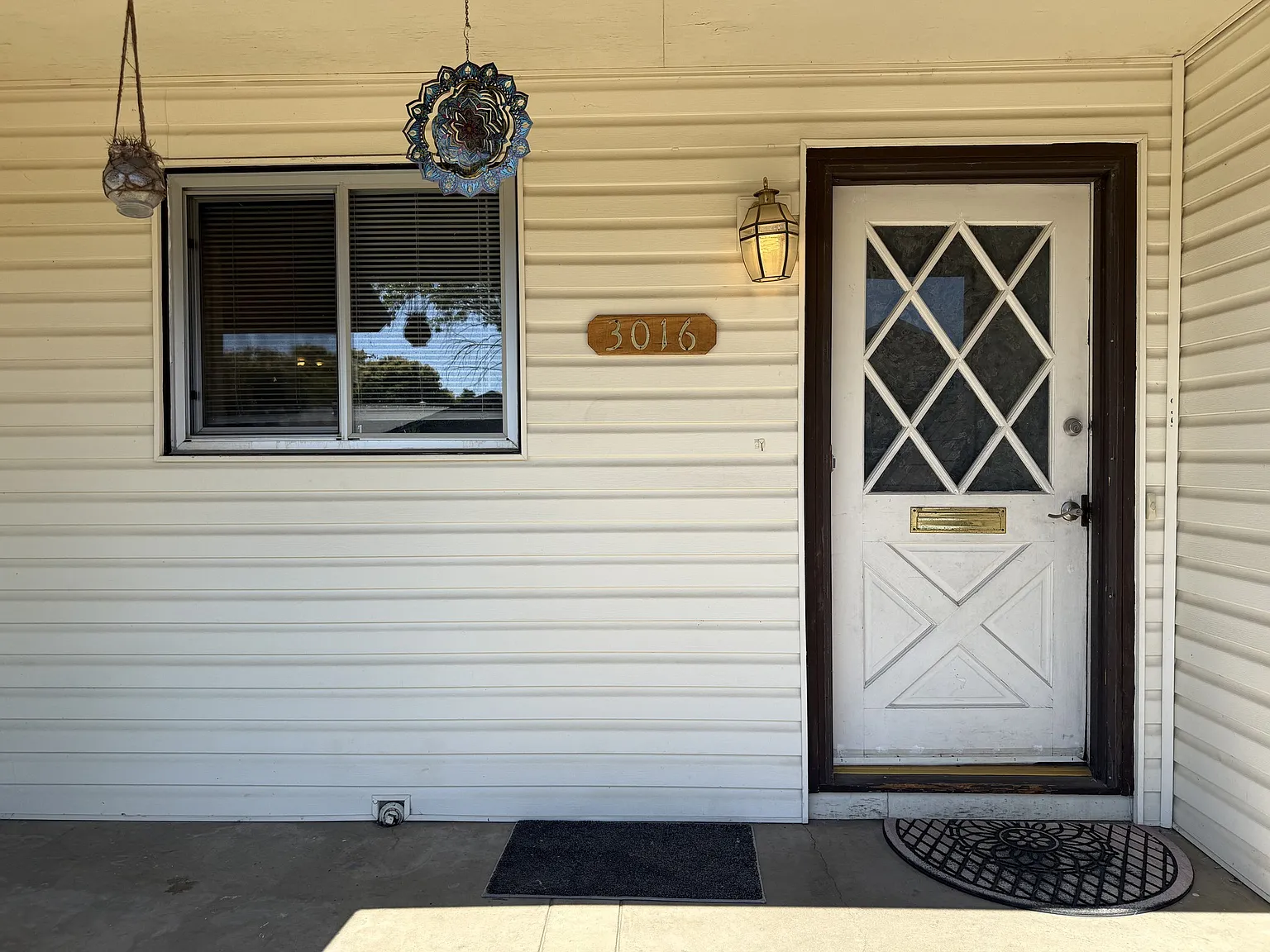 4 bed, 1895 sqft, $2,700 — Photo 2