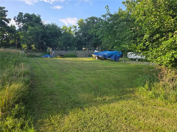 37 Nebraska Dr, Linn Valley, KS 66040