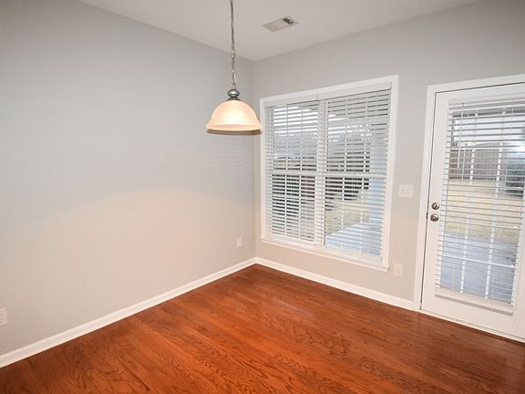 5th image of 517 Watercress Dr