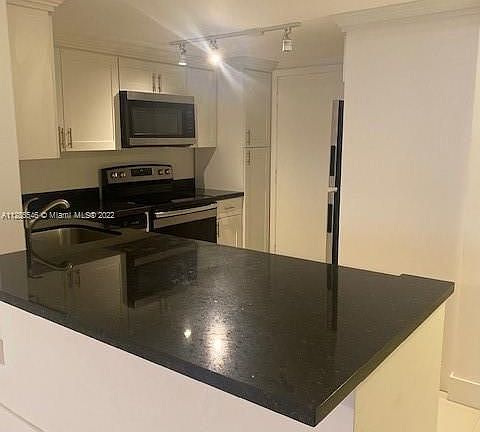 5th image of 9159 SW 77th Ave APT 301
