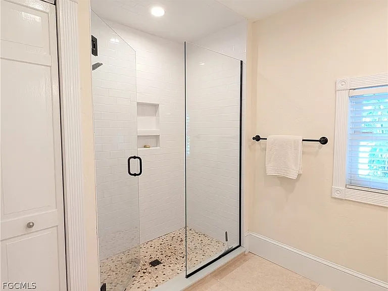 2878 Valencia Way — Photo 15