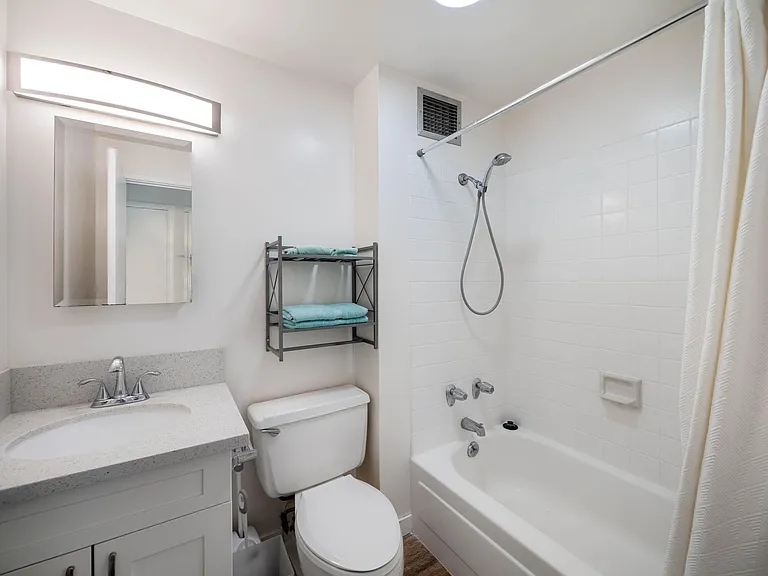 2211 Ala Wai Blvd #915 — Photo 17