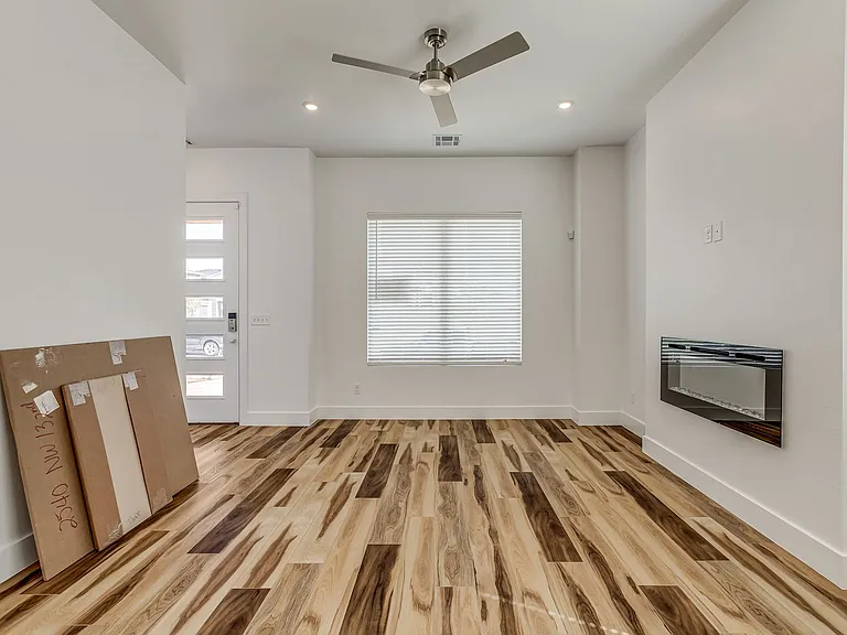 2540 NW 132nd Pl — Photo 5