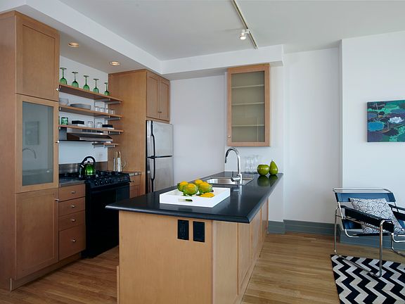 2nd image of 125 Court St APT 2nd