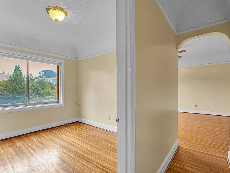 2052 SE Hawthorne Blvd — Photo 20