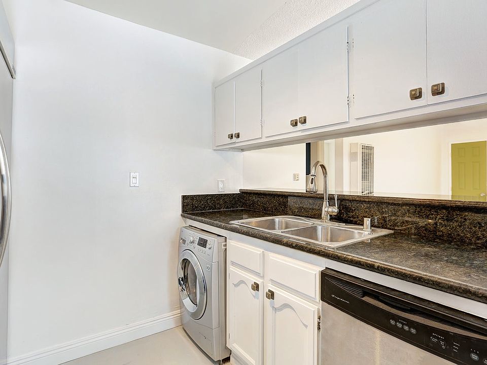 LG Washer/Dryer Combo Unit!