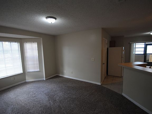 3rd image of 178 Coralwood Cir