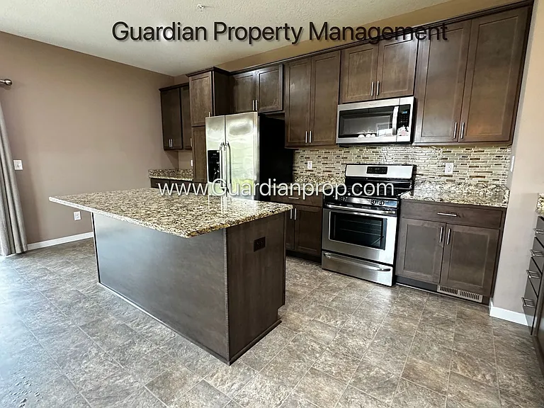 11920 Emery Village Dr N — Photo 19