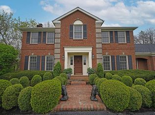 820 Kingfisher Ln, Cincinnati, OH 45246