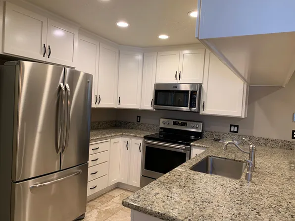 2105 Walnut Tree Dr, Modesto, CA 95355