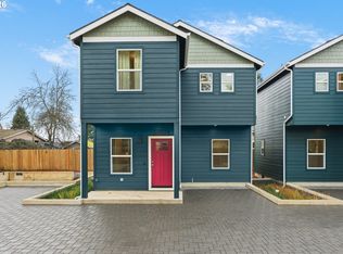 5592 Burnett Ave #B, Eugene, OR
