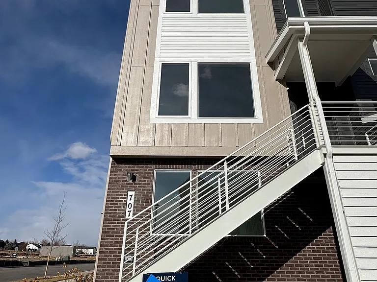 707 Saddle Dr — Photo 1
