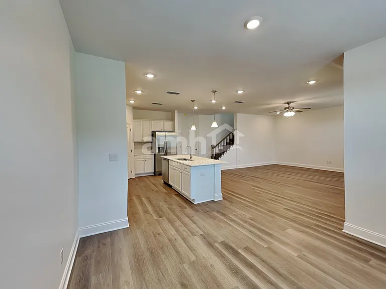 220 Argea Dr — Photo 5