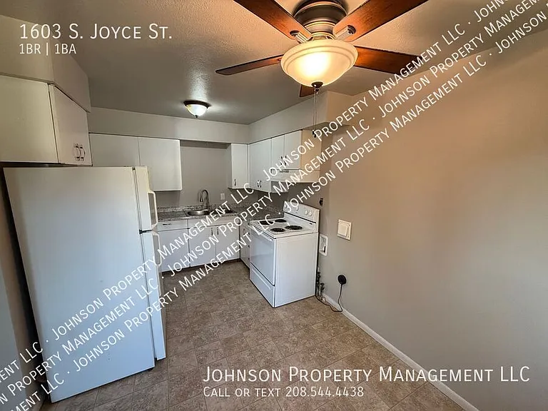 1603 S Joyce St — Photo 4