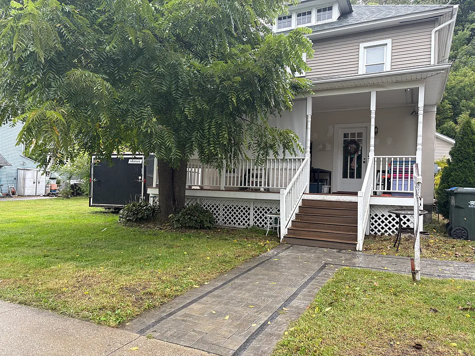 153 Main St